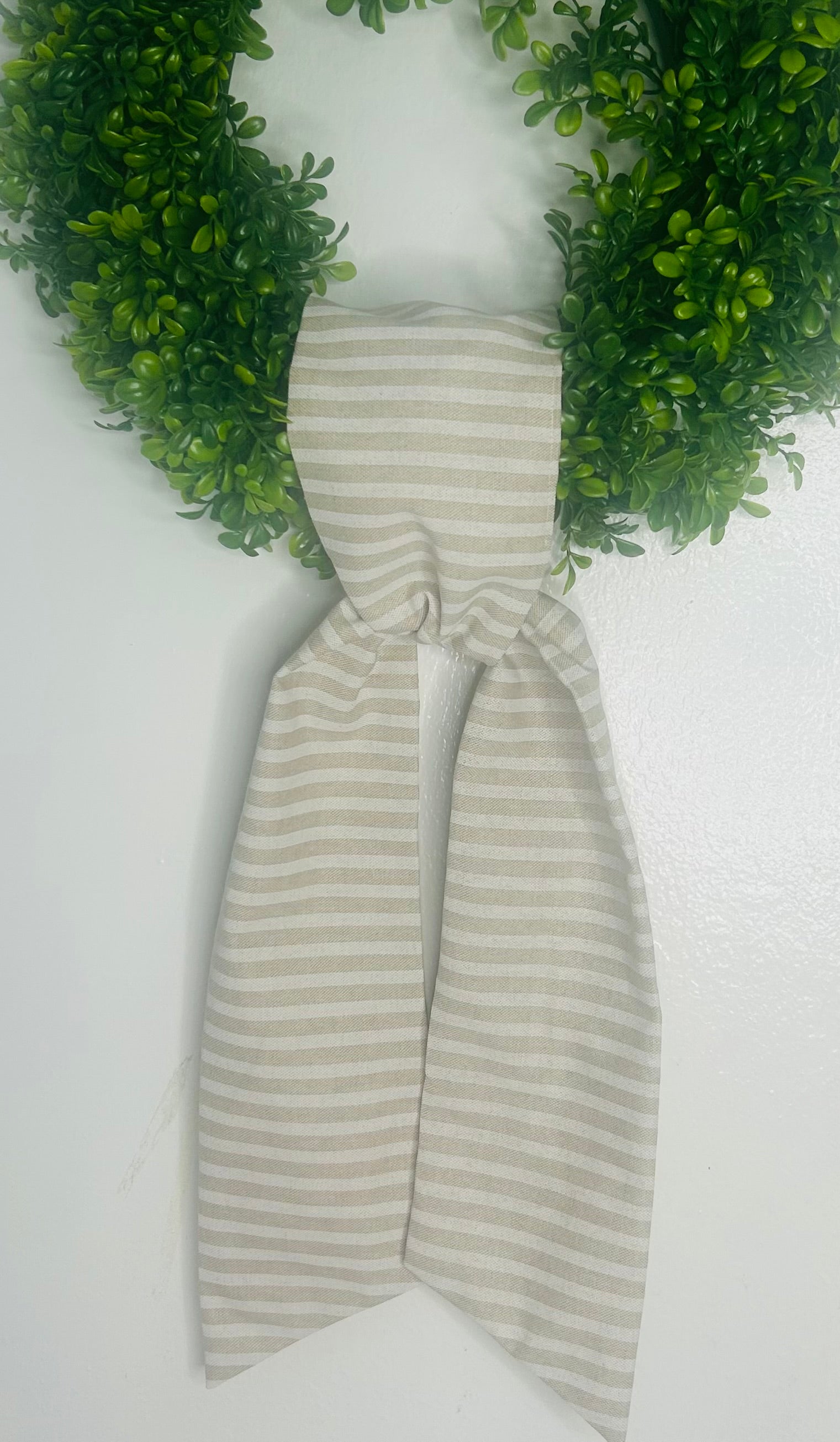 Tan Horizontal Stripe Wreath Saah