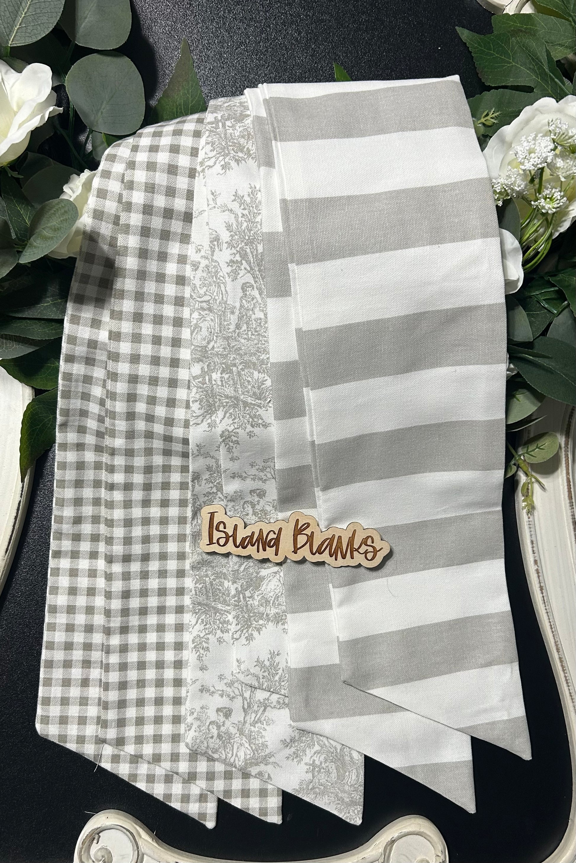 Ecru Cotton Wreath Sash